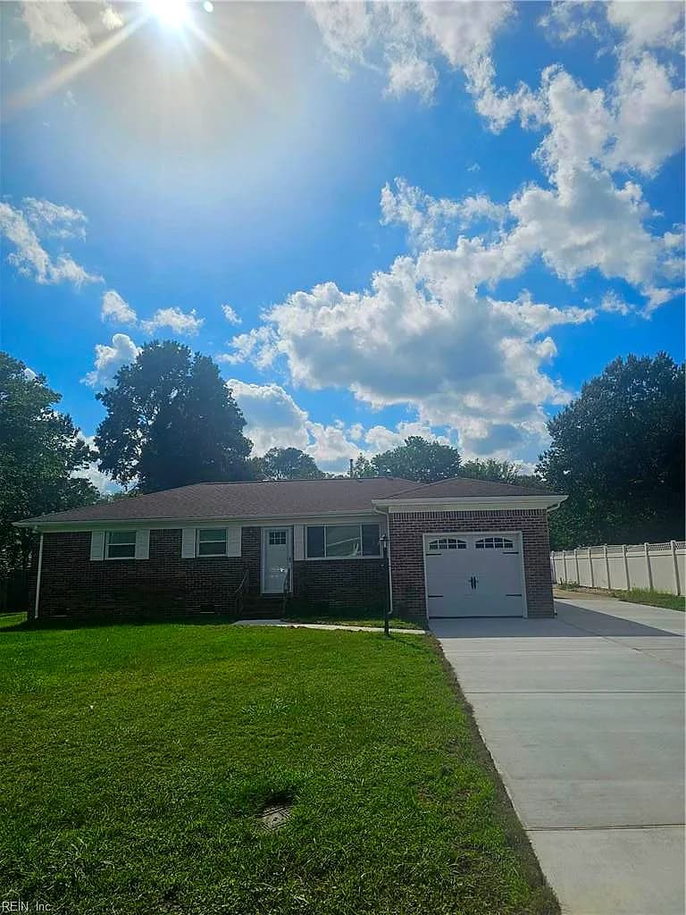 1068 Sharon DR, CHESAPEAKE VA 23320 - Main photo