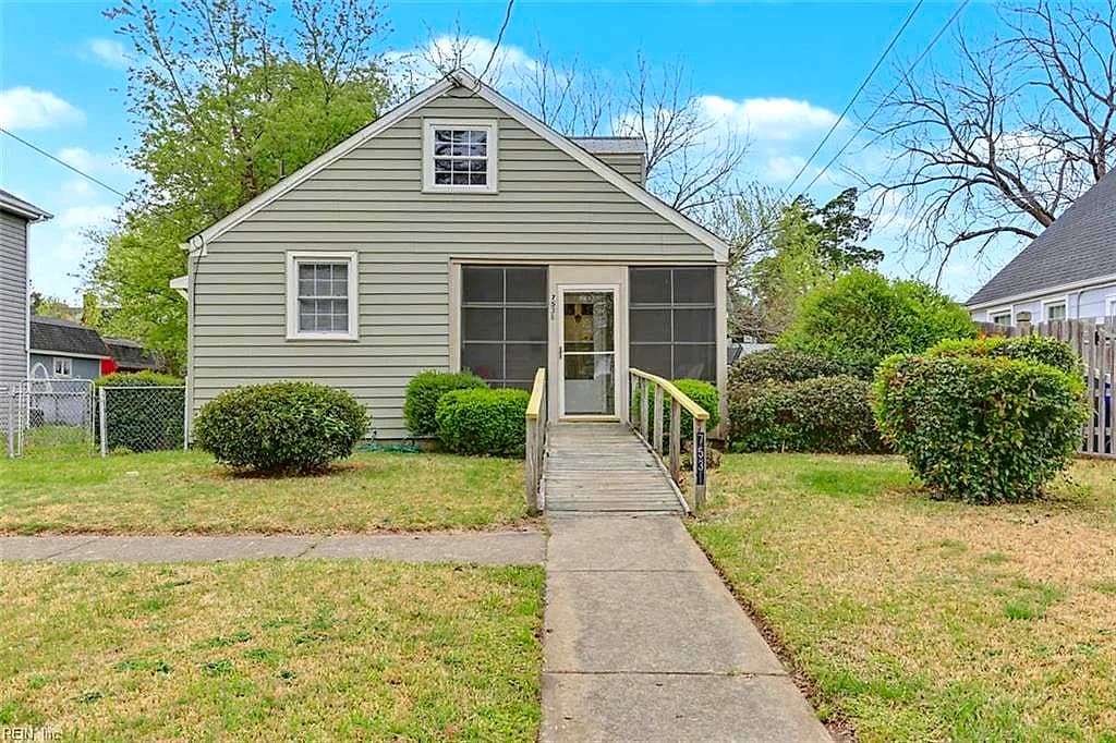 7531 Yorktown DR, NORFOLK VA 23505 - Photo 2