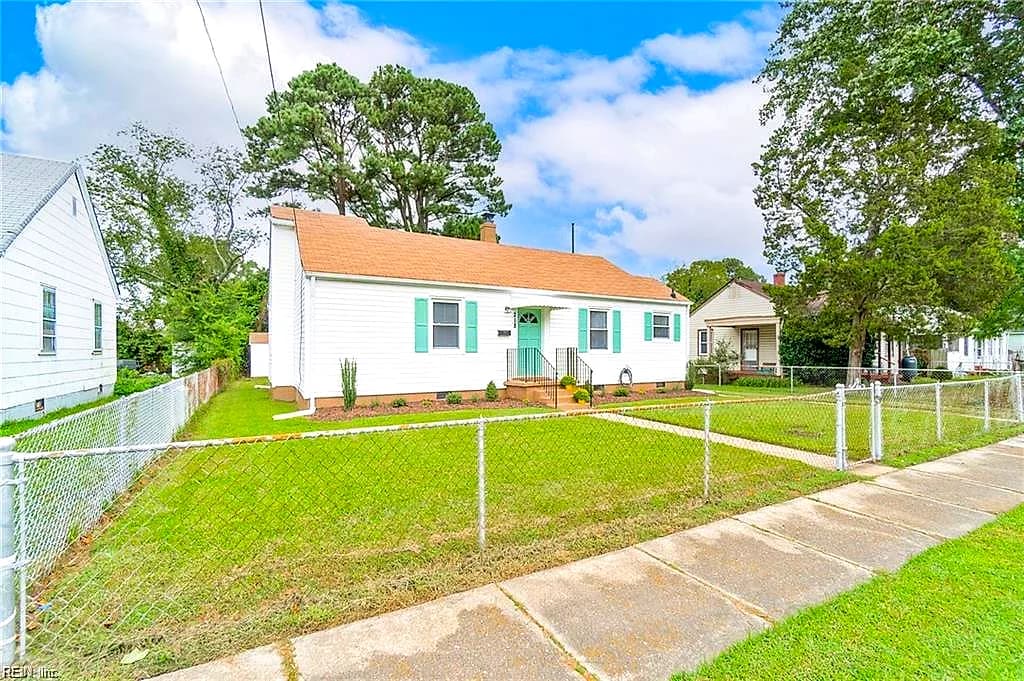 218 Beechwood AVE, NORFOLK VA 23505 - Photo 3