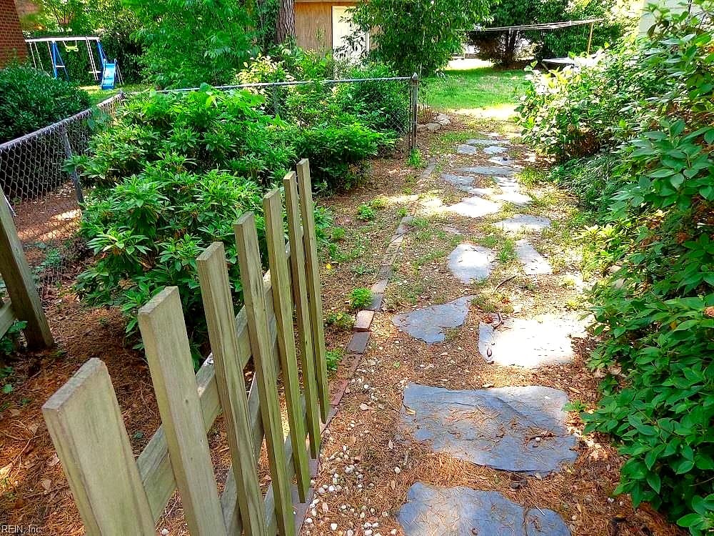 8804 Semmes AVE, NORFOLK VA 23503 - Photo 5