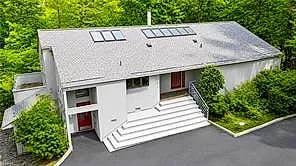 6617 Pocahontas LN, Hayes — 3 bed Residential, 3,093 sqft