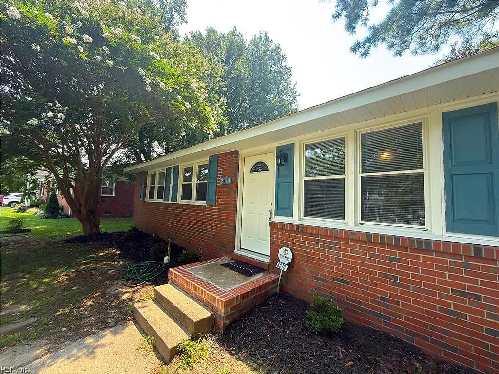 3010 Menands DR, CHESAPEAKE VA 23325 - Photo 3