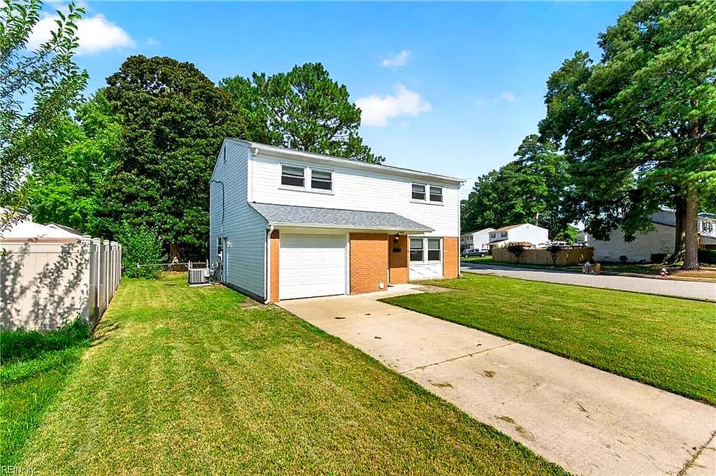 208 Lowden Hunt DR, HAMPTON VA 23666 - Photo 3