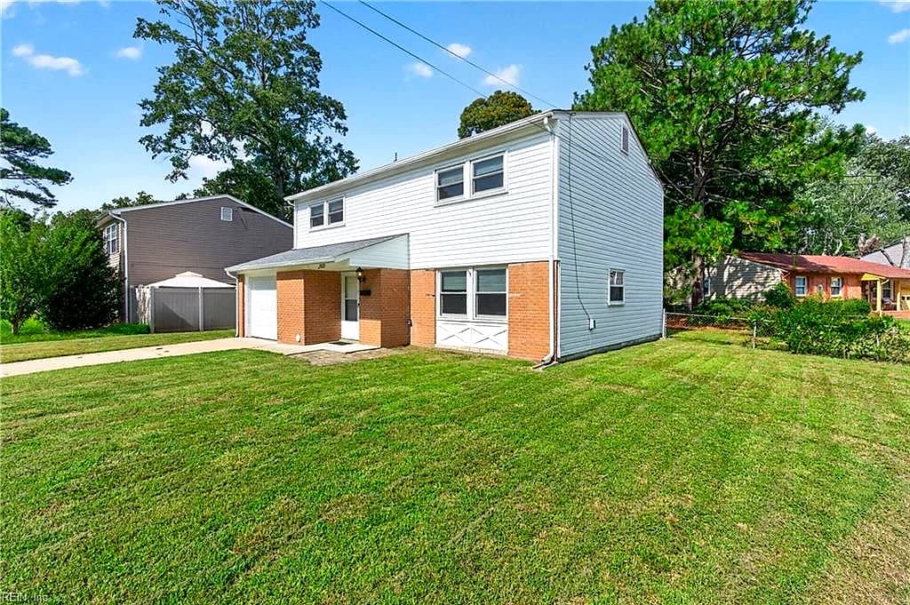 208 Lowden Hunt DR, HAMPTON VA 23666 - Photo 4
