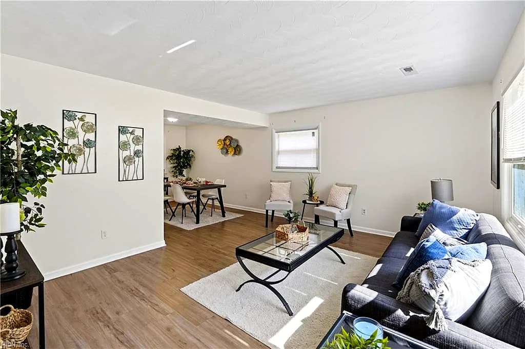 208 Lowden Hunt DR, HAMPTON VA 23666 - Photo 5