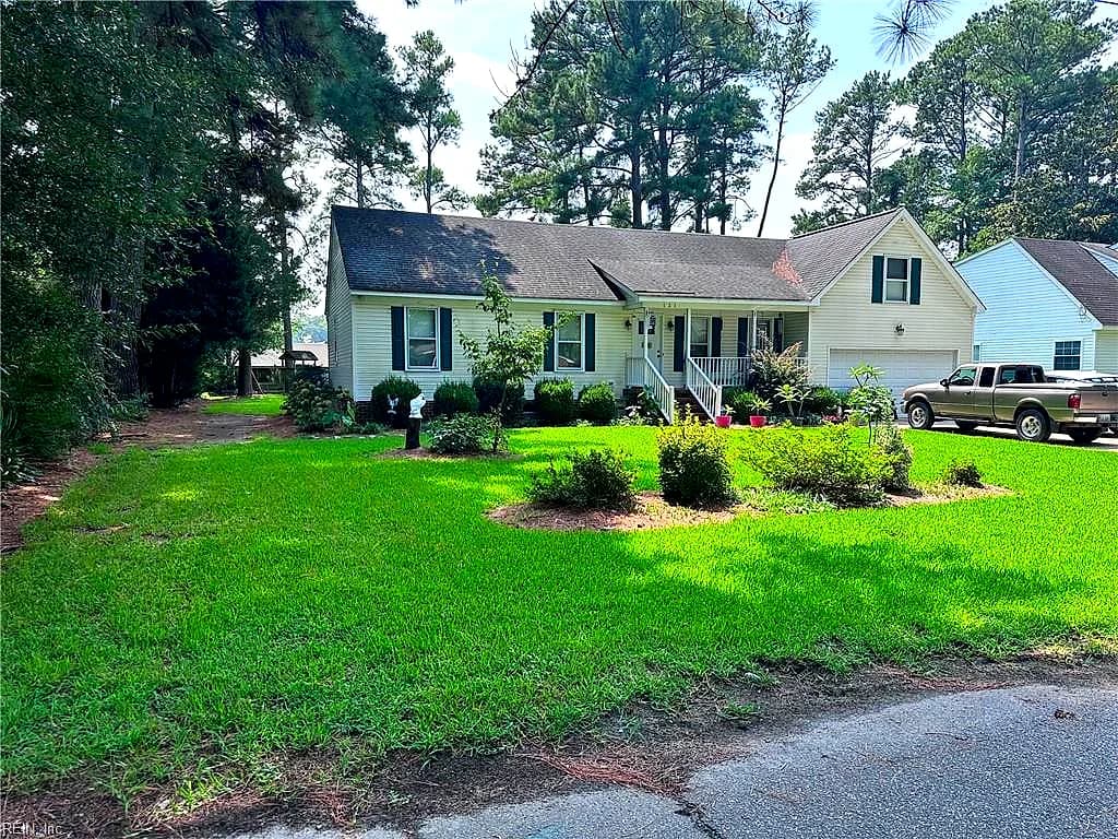 121 Causeway DR, CHESAPEAKE VA 23322 - Photo 2