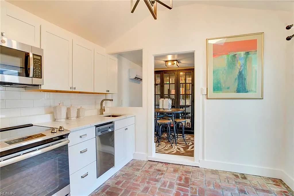 203 62nd ST #A, VIRGINIA BEACH VA 23451 - Photo 5