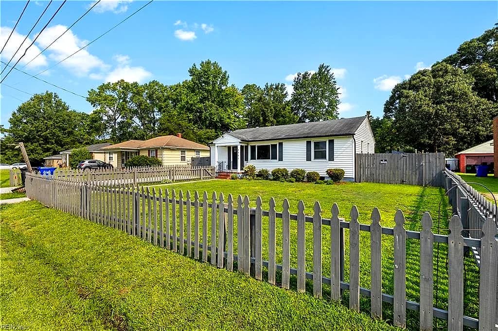 5902 Arden ST, PORTSMOUTH VA 23703 - Photo 4