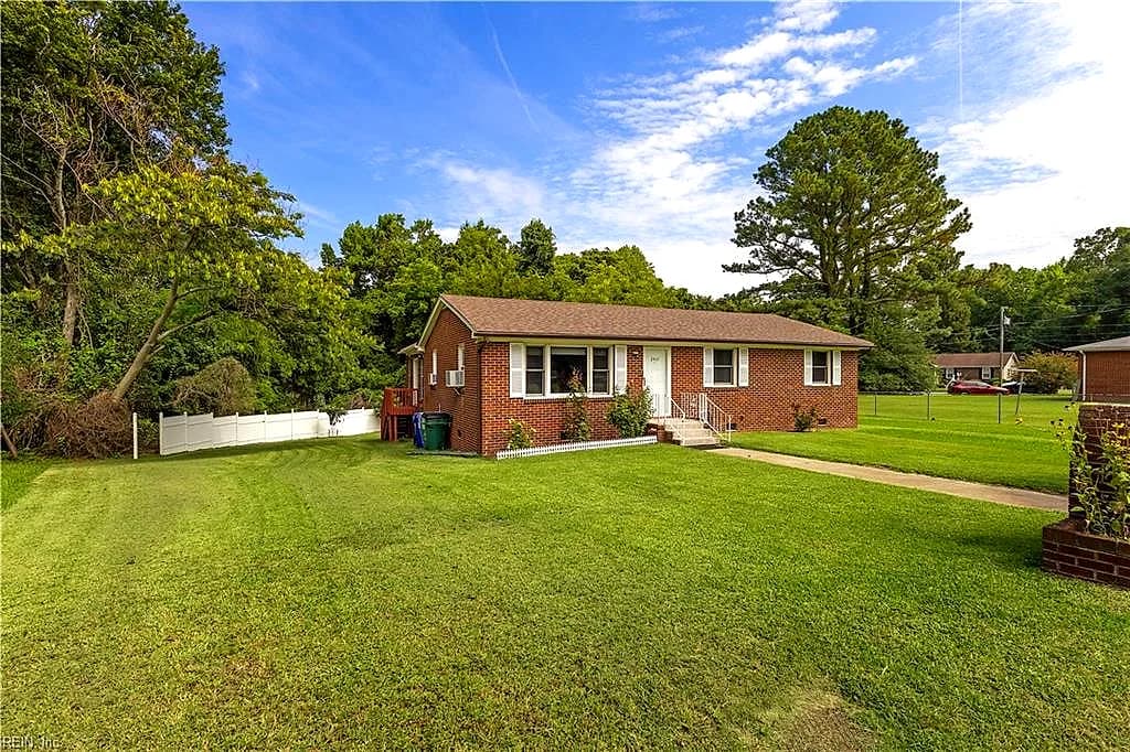 2410 Pamlico CIR, SUFFOLK VA 23434 - Photo 4