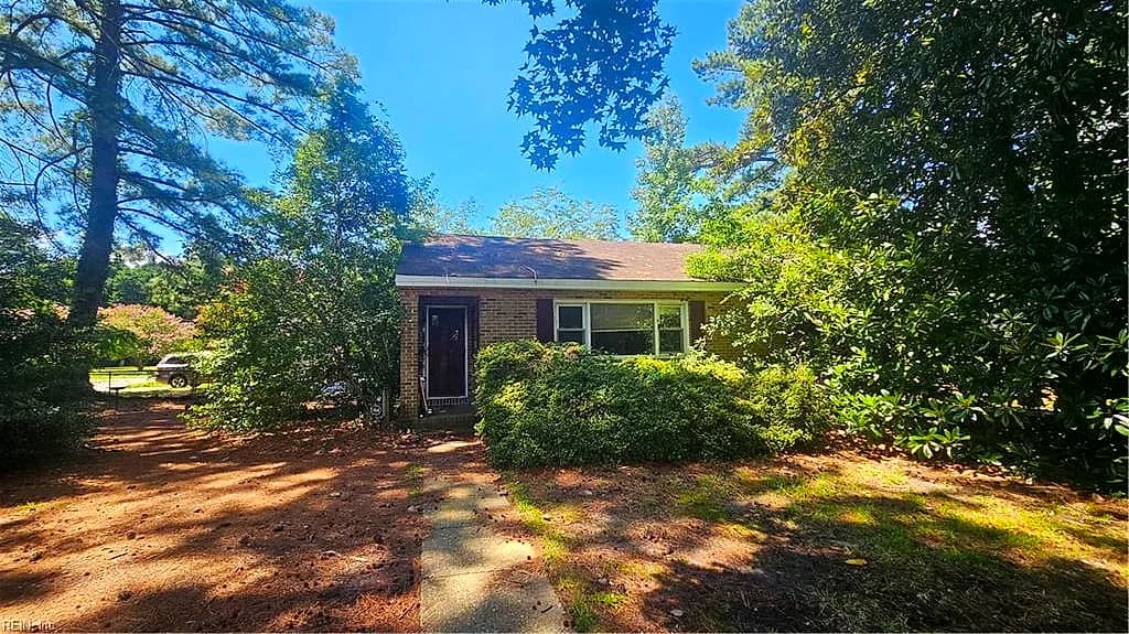 864 E Sparrow RD, VIRGINIA BEACH VA 23464 - Main photo