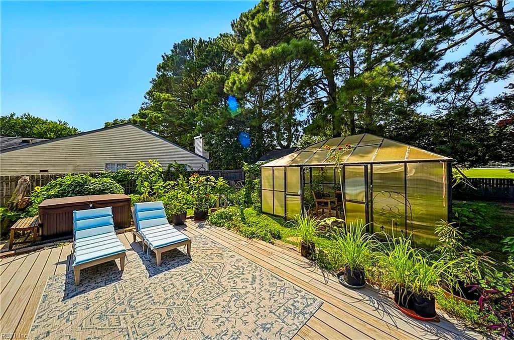 1094 Valencia CT, VIRGINIA BEACH VA 23454 - Photo 5