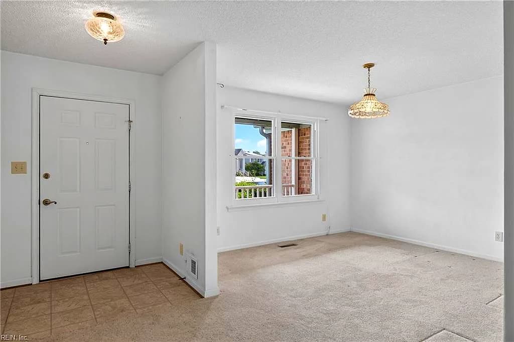 47 W River Point DR, HAMPTON VA 23669 - Photo 5