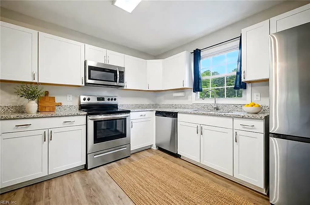 397 Deputy LN #E, NEWPORT NEWS VA 23608 - Photo 2