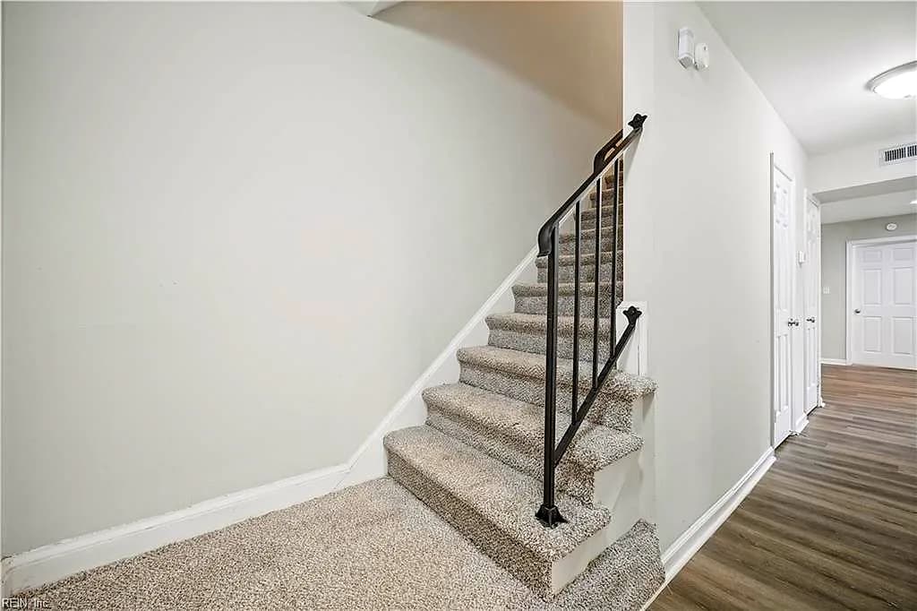 397 Deputy LN #E, NEWPORT NEWS VA 23608 - Photo 5