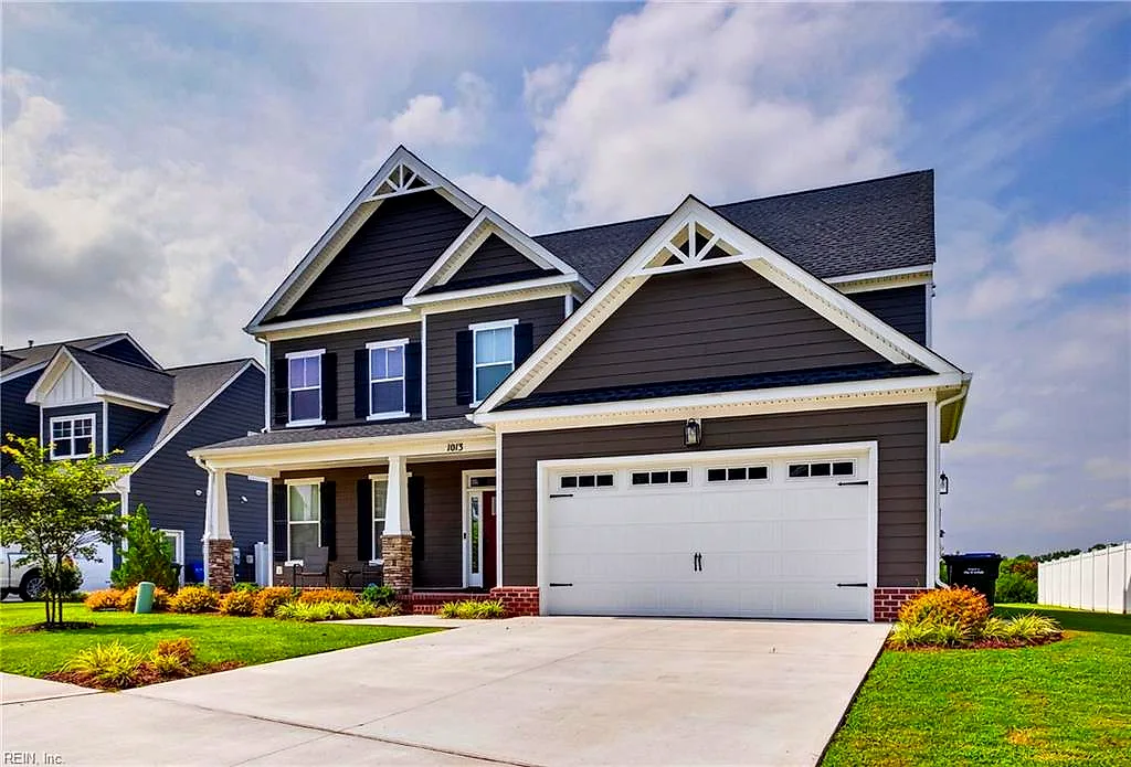 1013 Strawberry CT, Suffolk — 3 bed Residential, 2,720 sqft