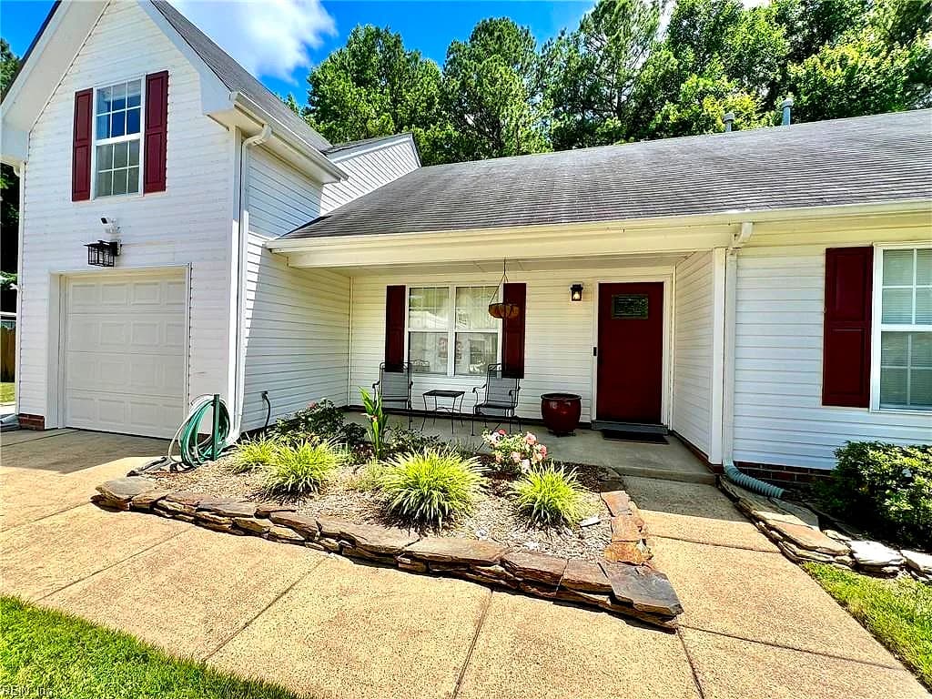 205 Dillwyn DR, CHESAPEAKE VA 23322 - Photo 5