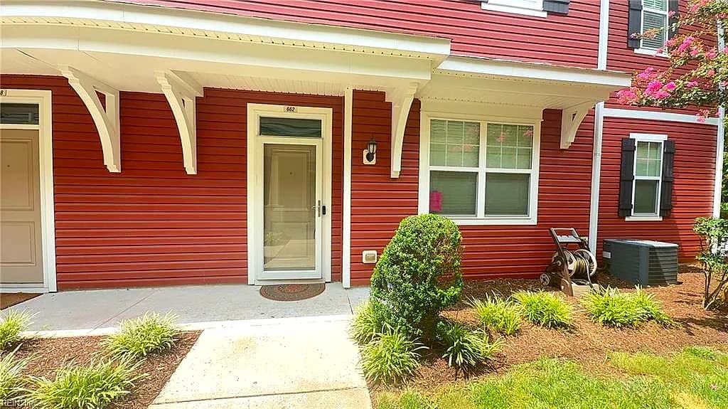 662 Lacy Oak DR, CHESAPEAKE VA 23320 - Photo 3