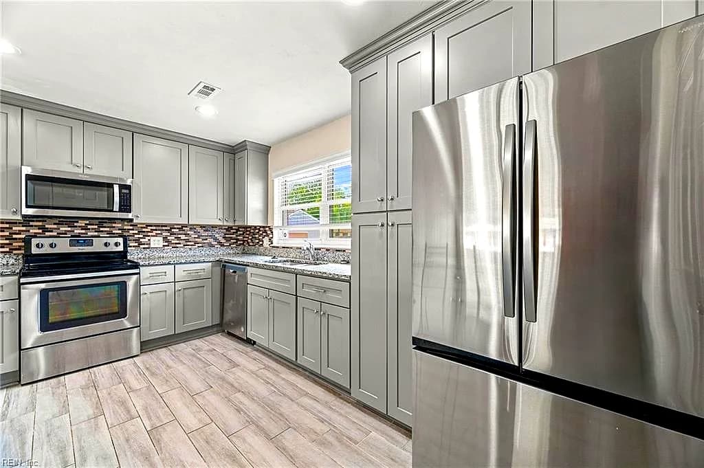9422 N Beach View ST, NORFOLK VA 23503 - Photo 5