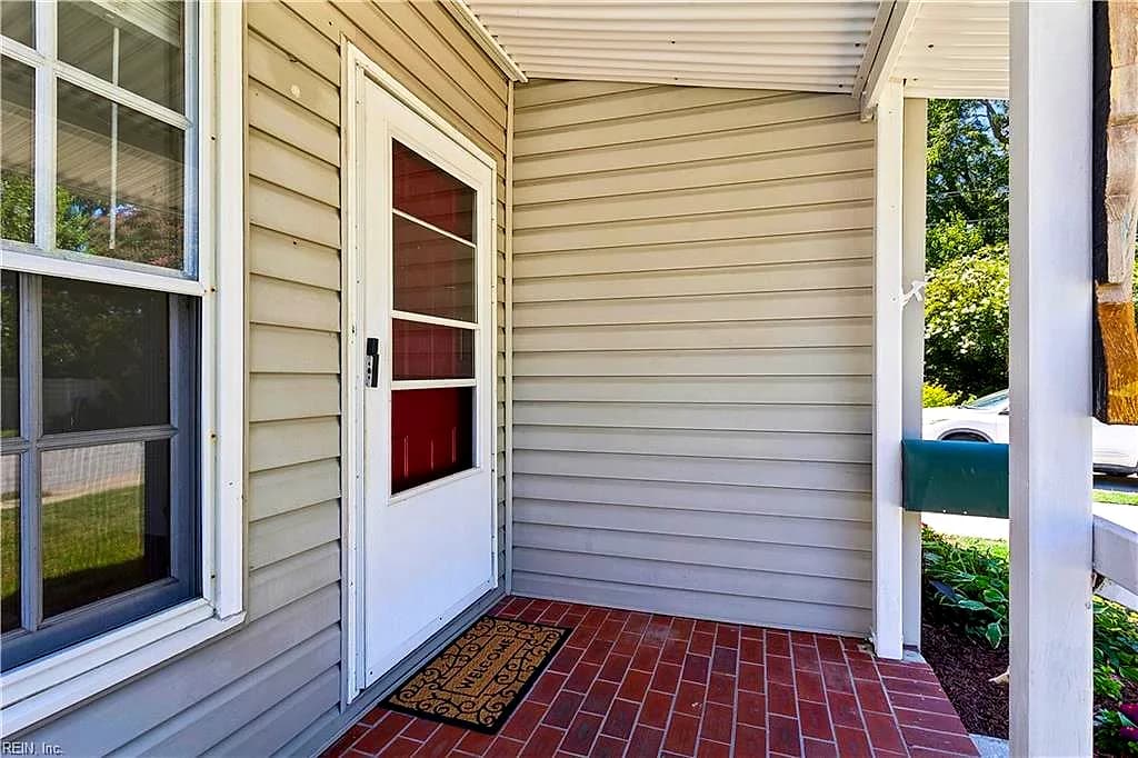 20 Magnolia PL, HAMPTON VA 23669 - Photo 4