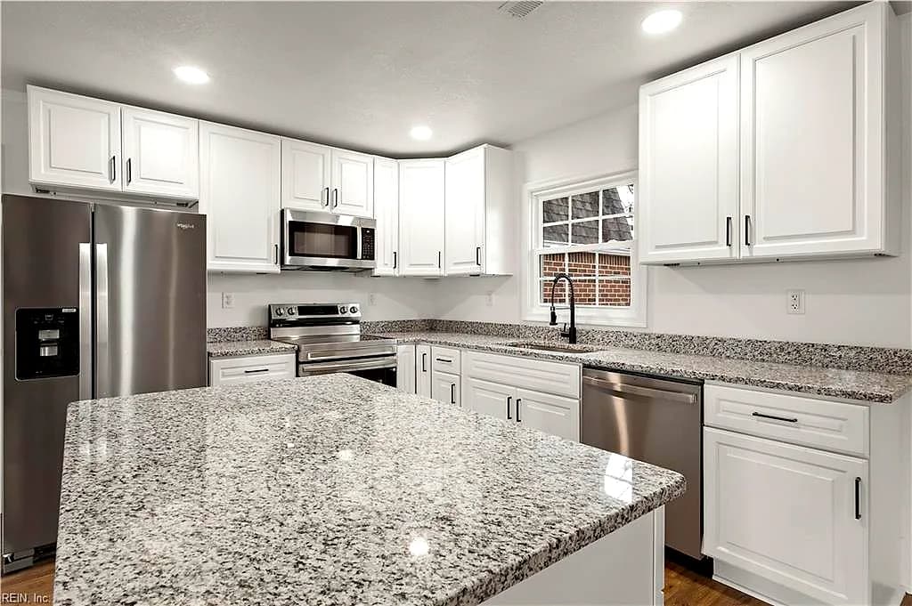 3025 Woodlawn Drive DR, SUFFOLK VA 23434 - Photo 4
