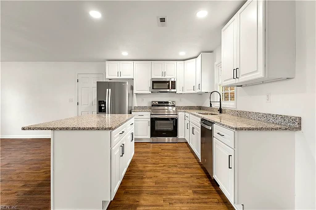 3025 Woodlawn Drive DR, SUFFOLK VA 23434 - Photo 5