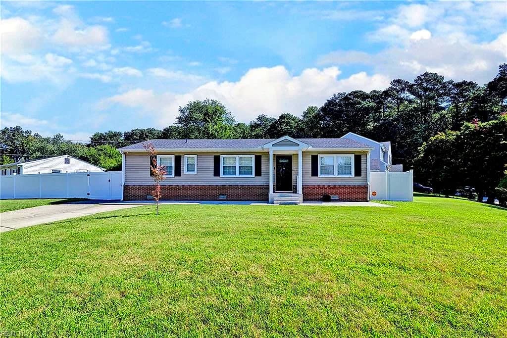 212 Picard Dr DR, NEWPORT NEWS VA 23602 - Photo 2