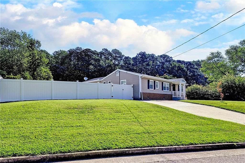 212 Picard Dr DR, NEWPORT NEWS VA 23602 - Photo 3