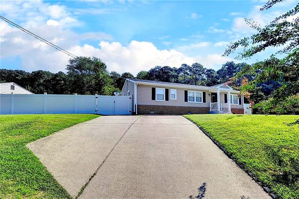 212 Picard Dr DR, NEWPORT NEWS VA 23602 - Photo 4