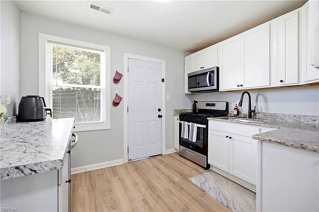 838 20th St ST, NEWPORT NEWS VA 23607 - Photo 3