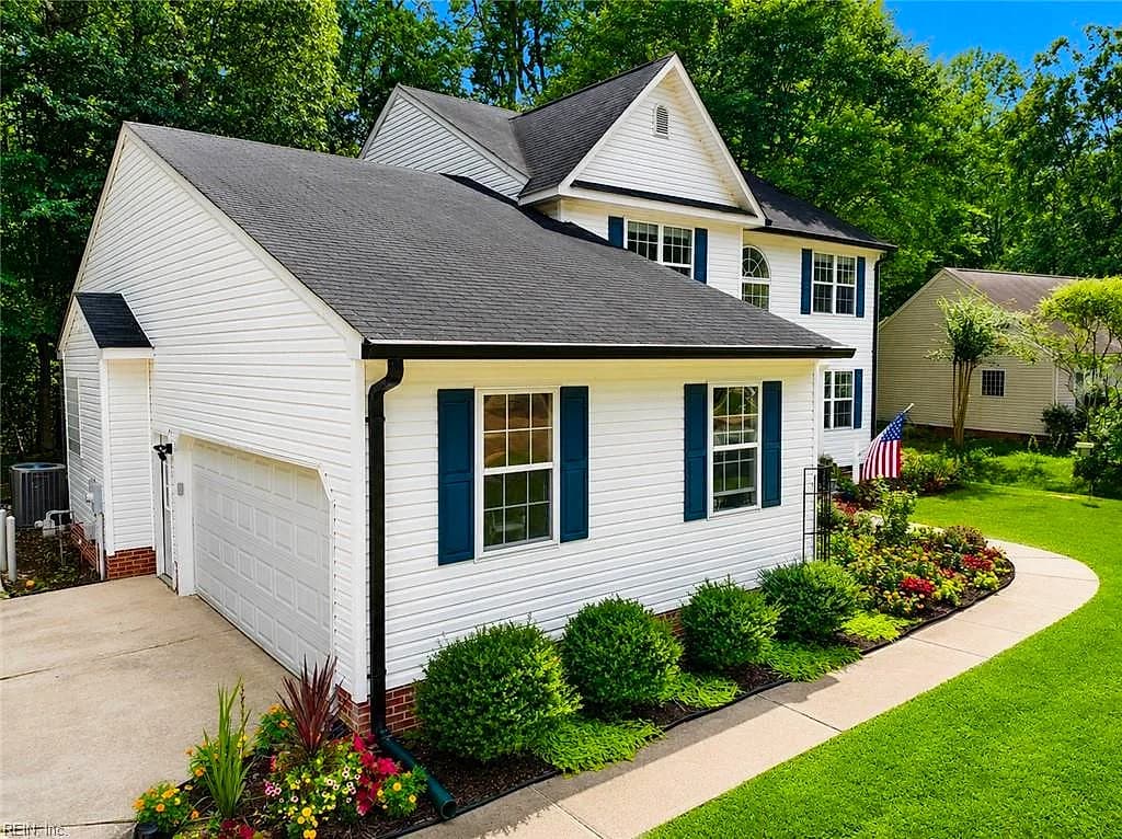 437 Evergreen WAY, SMITHFIELD VA 23430 - Photo 4