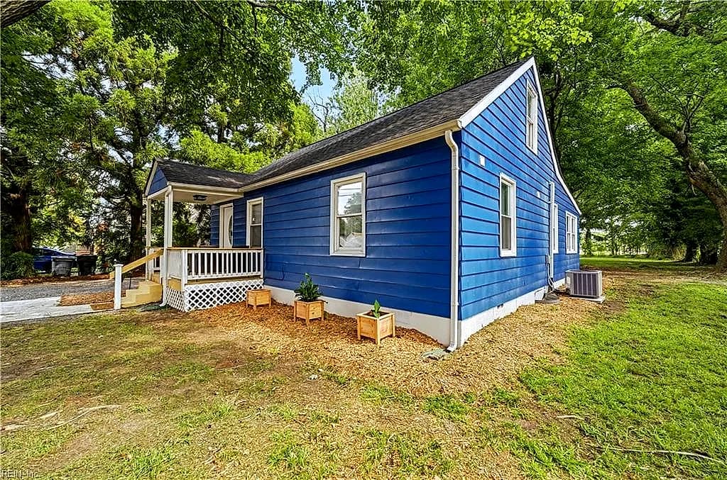 8 McDonald RD, HAMPTON VA 23669 - Photo 4