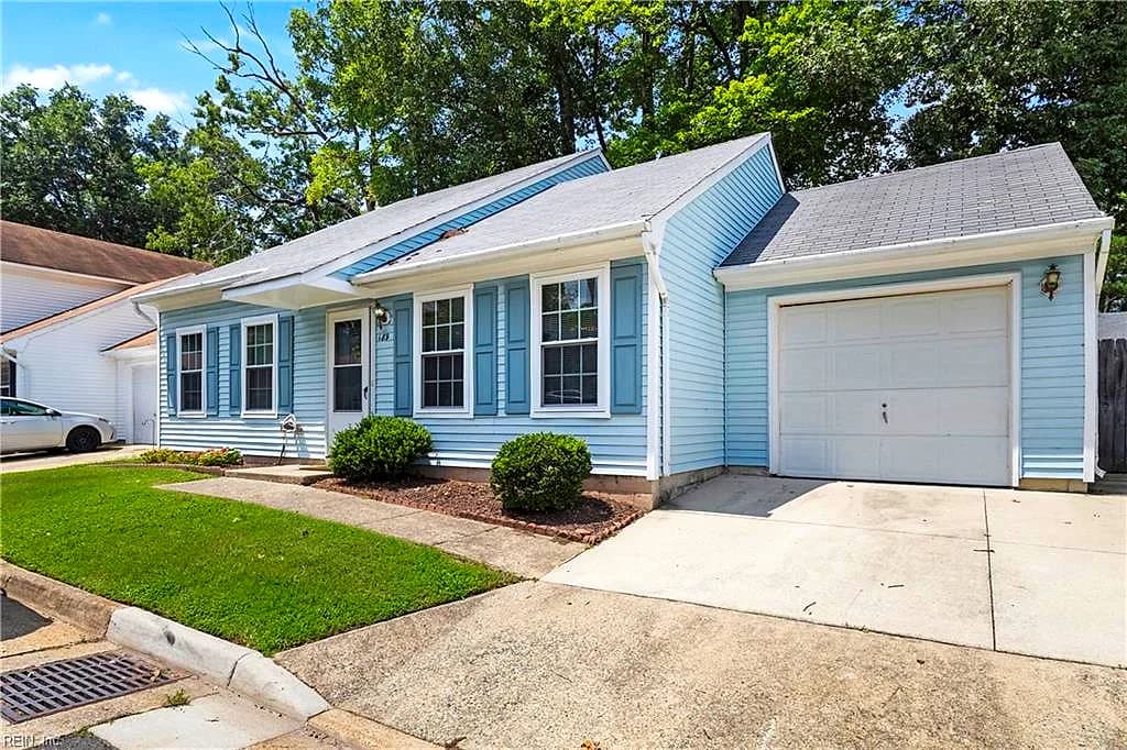189 S Hunt Club RN, NEWPORT NEWS VA 23608 - Photo 2