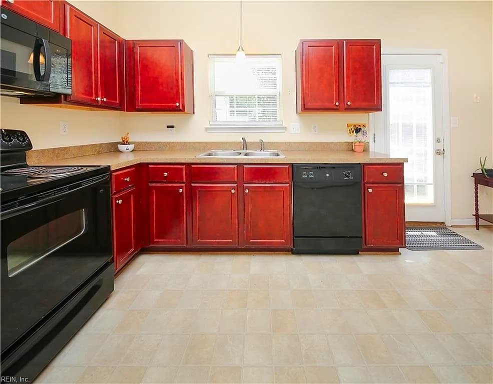 2025 Freeney AVE, SUFFOLK VA 23434 - Photo 4
