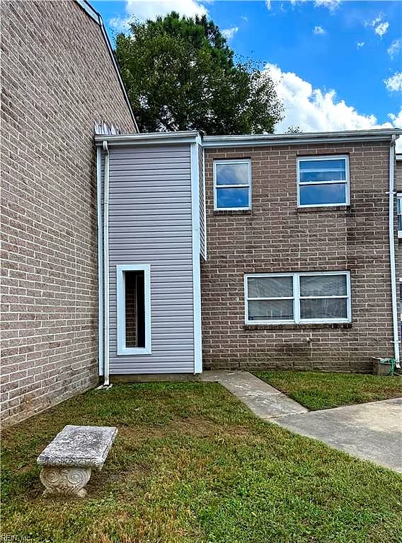5305 Leicester CT, VIRGINIA BEACH VA 23462 - Main photo