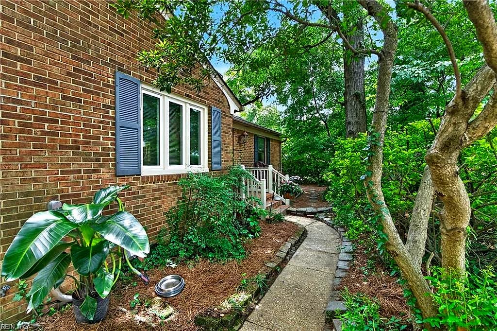 2153 Hollybriar PT, NORFOLK VA 23518 - Photo 4