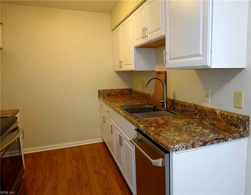 1063 Still Harbor CIR, CHESAPEAKE VA 23320 - Photo 3