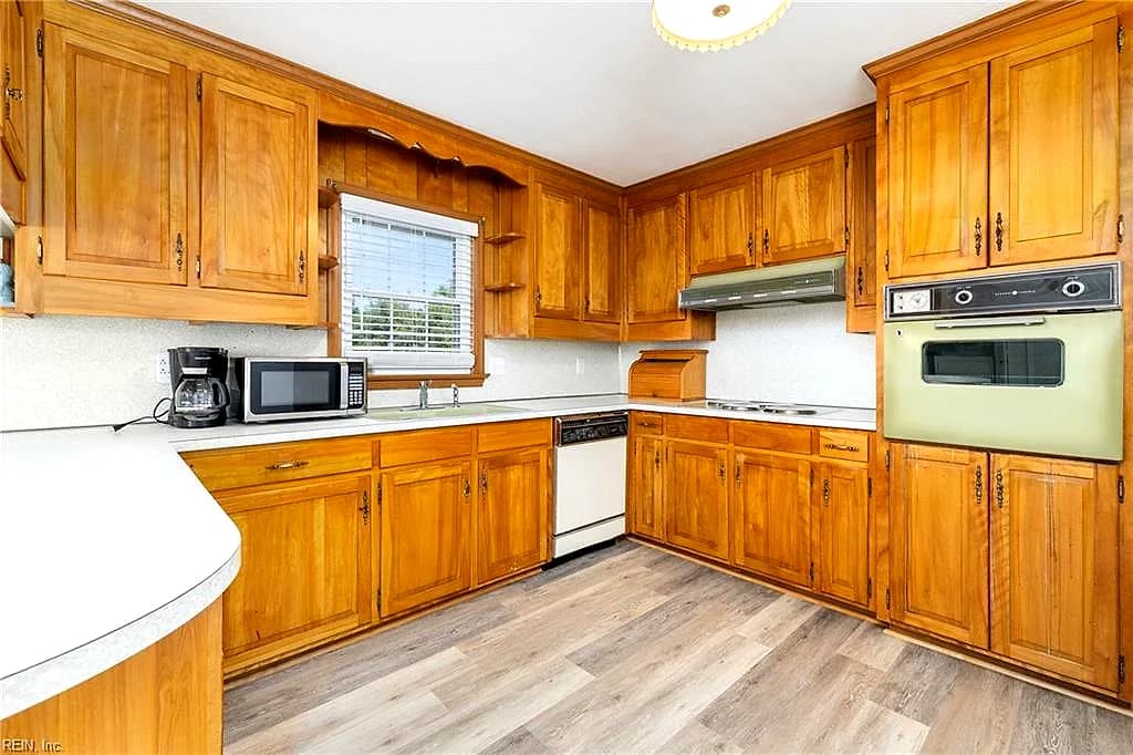 303 Miles CIR, EMPORIA VA 23847 - Photo 4