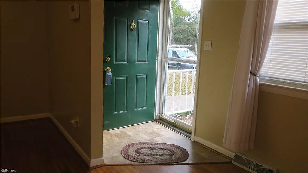 215 Clemwood PW, HAMPTON VA 23669 - Photo 4
