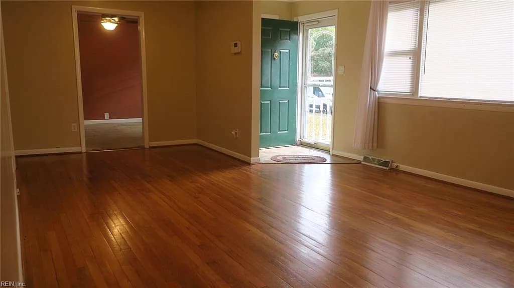 215 Clemwood PW, HAMPTON VA 23669 - Photo 5