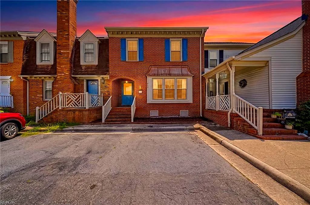 712 Lord Dunmore DR, VIRGINIA BEACH VA 23464