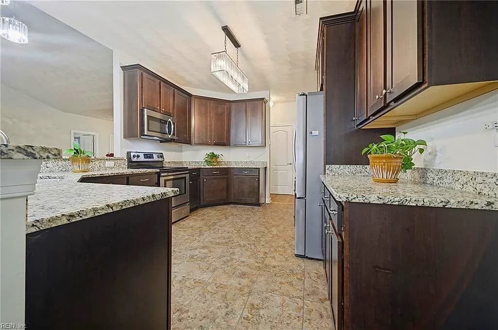 2448 Orchard Hill LN, VIRGINIA BEACH VA 23456 - Photo 4