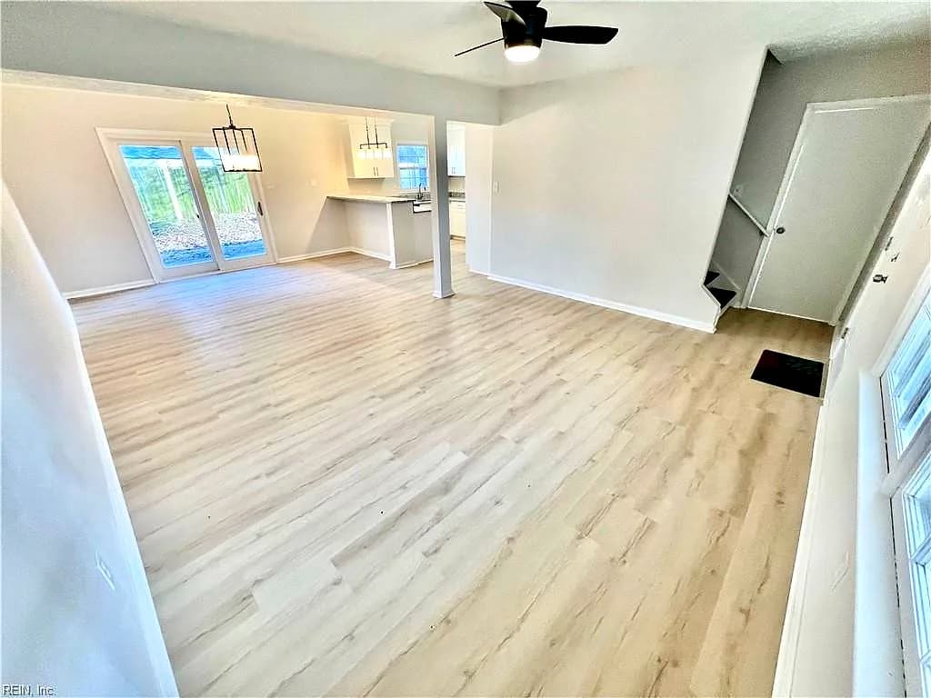 17 Sandy Lake DR, HAMPTON VA 23666 - Photo 4