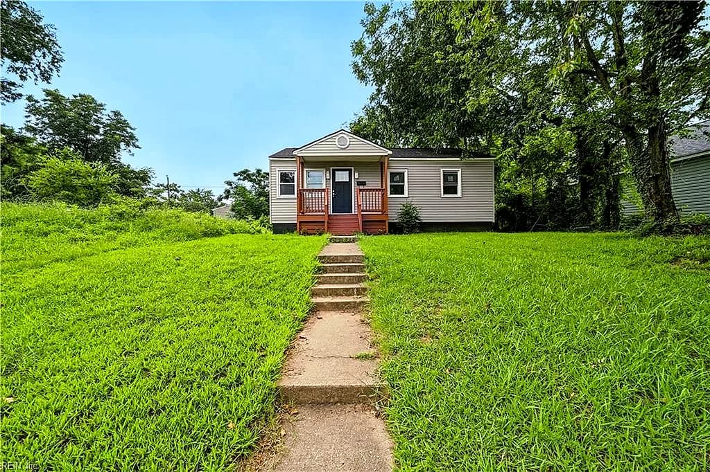 123 Ash AVE, NEWPORT NEWS VA 23607 - Photo 2