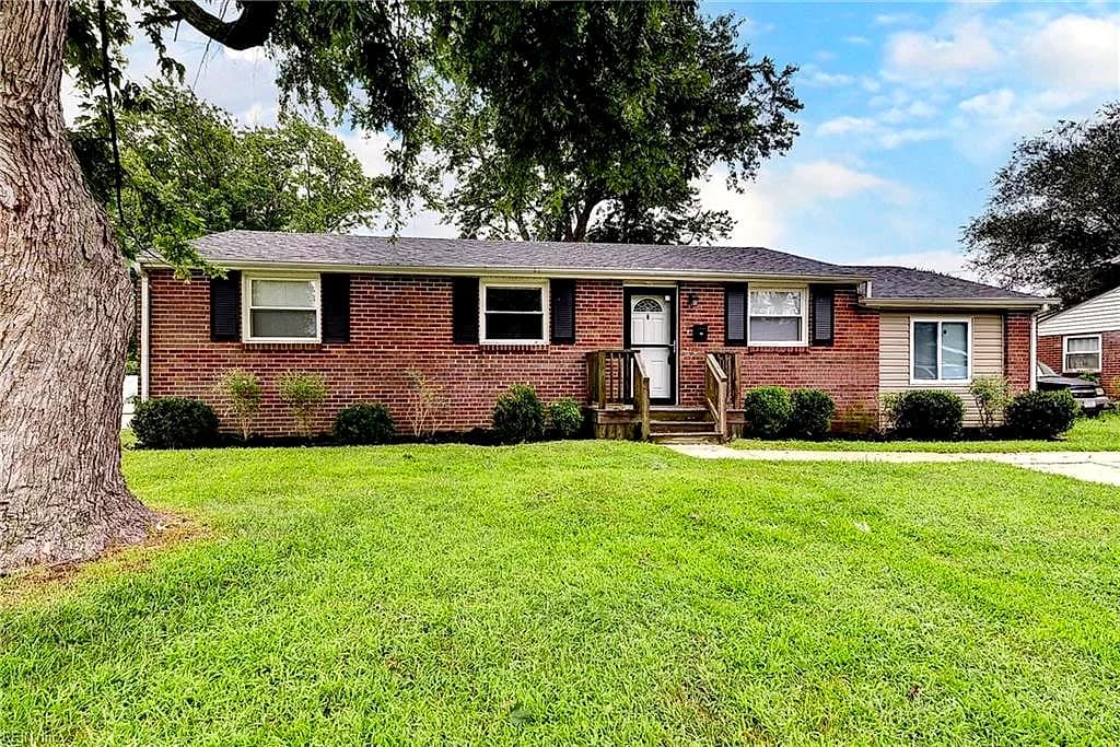 1926 Demetro DR, HAMPTON VA 23663 - Photo 3