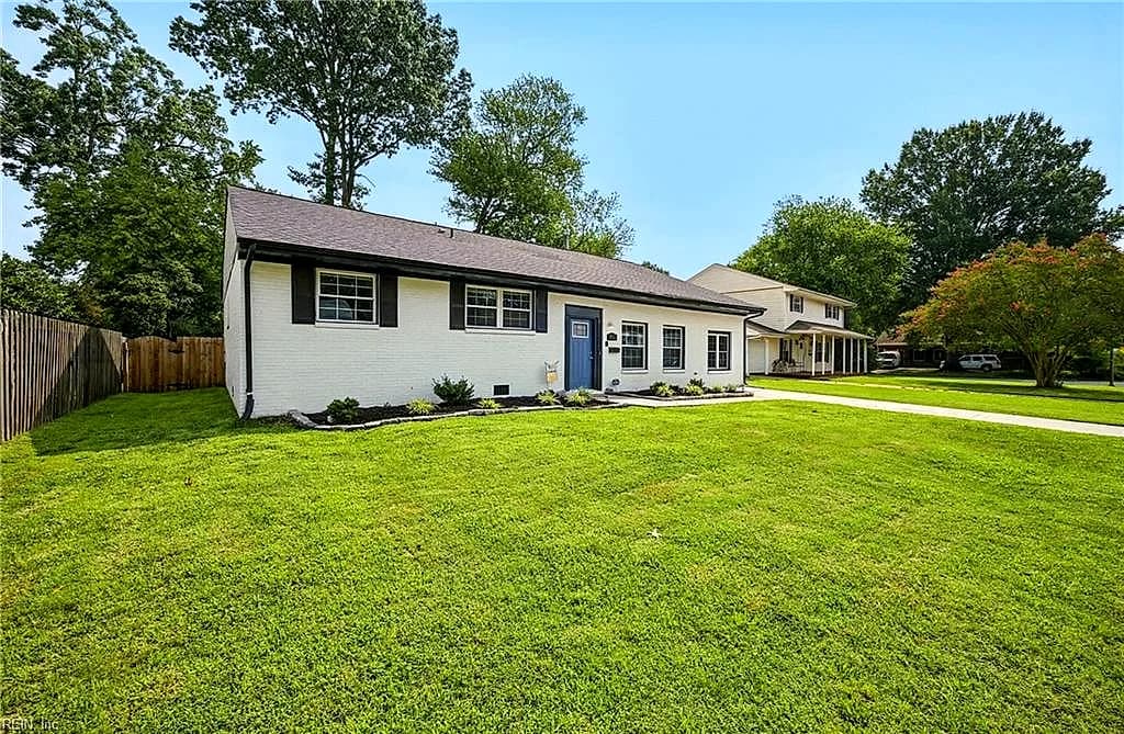 812 Chatsworth DR, NEWPORT NEWS VA 23601 - Photo 3