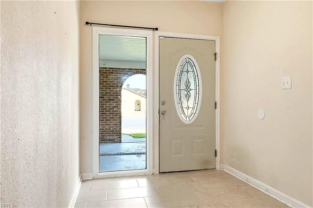 1268 Geranium CRES, VIRGINIA BEACH VA 23453 - Photo 4