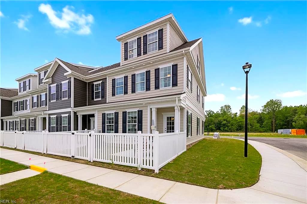 2021 Guava LN, CHESAPEAKE VA 23321 - Photo 4