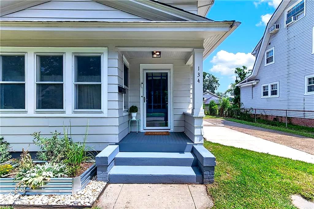 134 Powhatan PW, HAMPTON VA 23661 - Photo 4