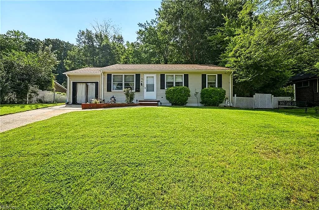 38 Garfield DR, NEWPORT NEWS VA 23608 - Photo 2