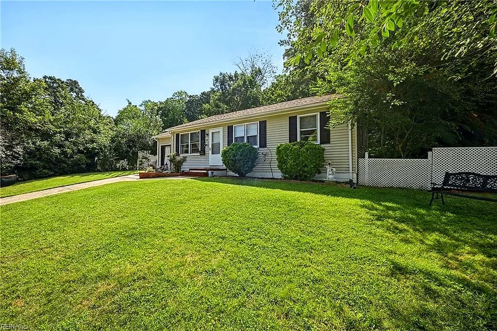 38 Garfield DR, NEWPORT NEWS VA 23608 - Photo 4